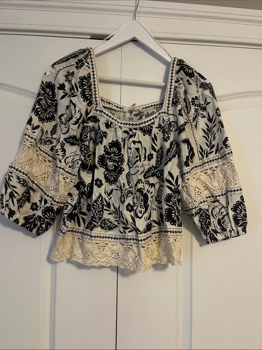 Christian Siriano Black & Cream Floral Lace Peasant Top